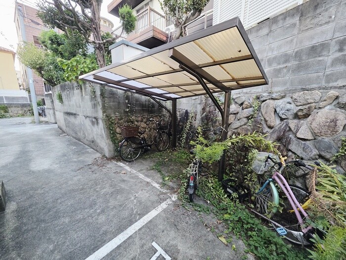 物件外観写真6　(駐輪場)