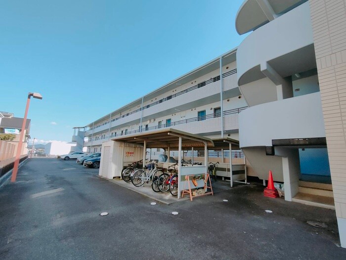 物件外観写真3　(駐輪場)