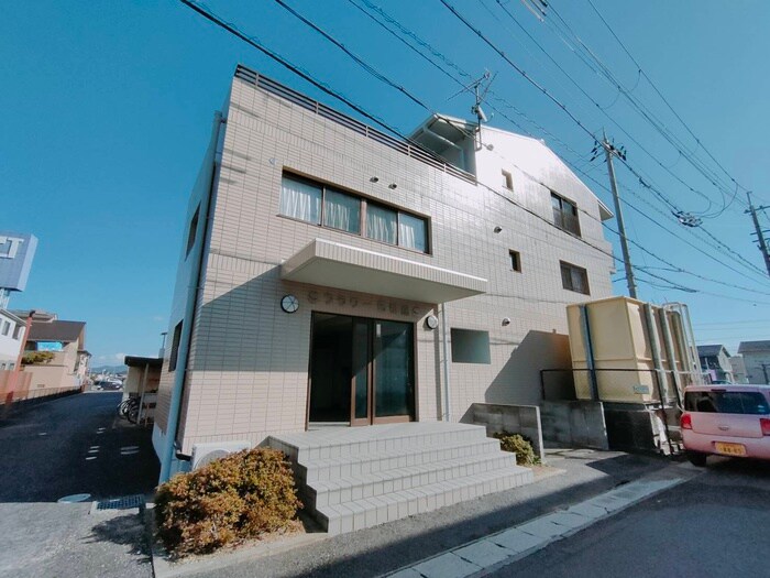 物件外観写真6　(エントランス部分)