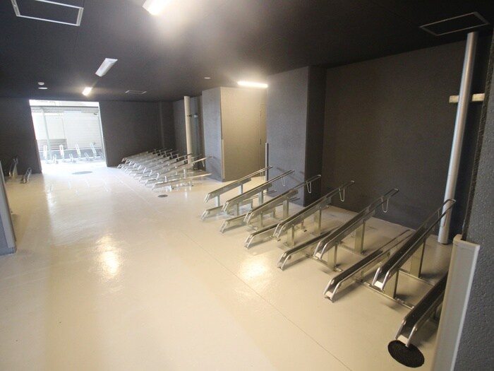 物件外観写真5　(駐輪場)