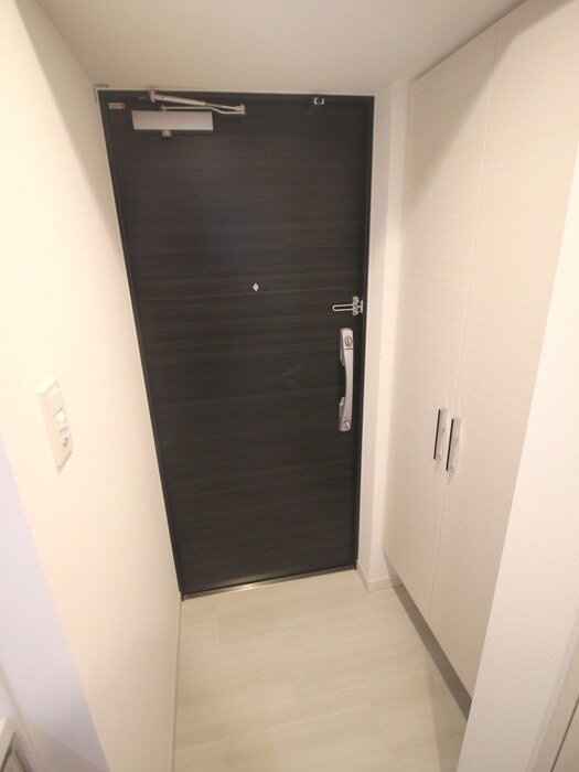 物件内観写真16　(玄関)