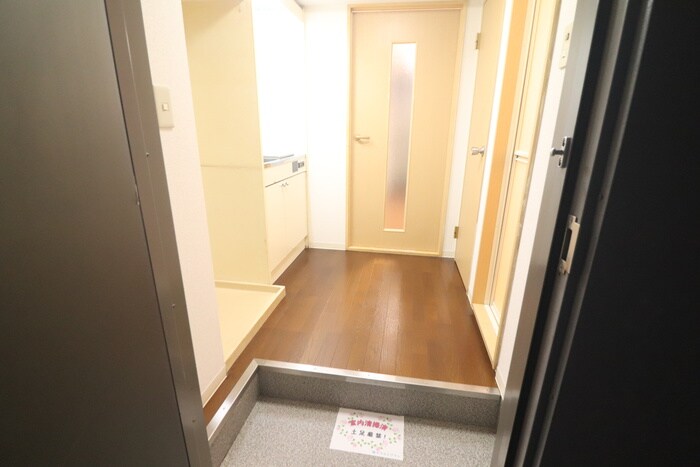 物件内観写真17　(玄関)