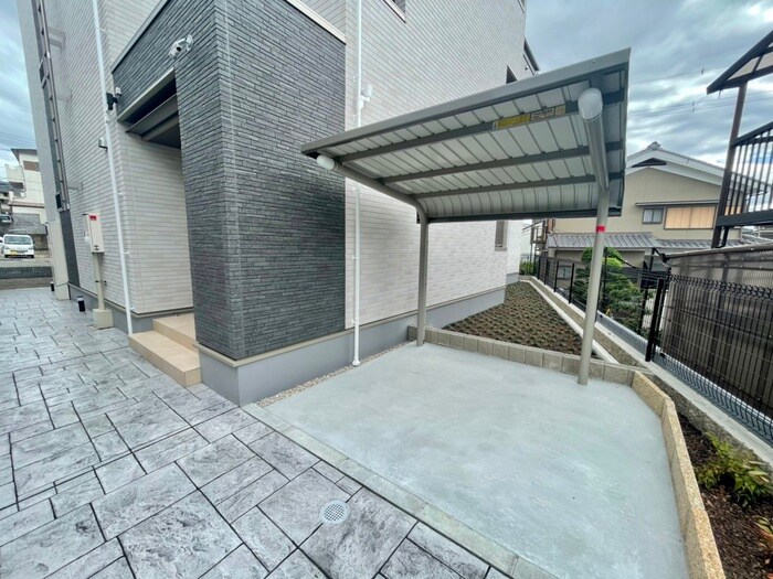 物件外観写真4　(駐輪場)