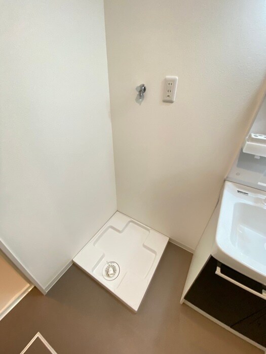 物件内観写真14　(洗濯機置場)