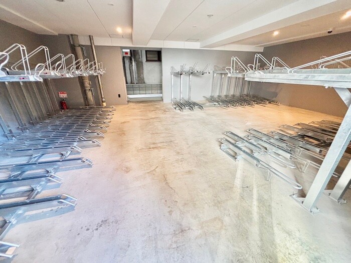 物件外観写真6　(駐輪場)