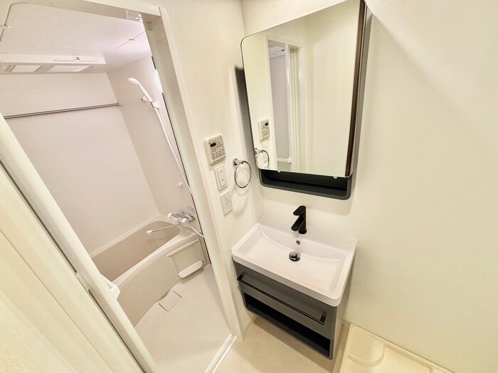 物件内観写真12　(洗面)