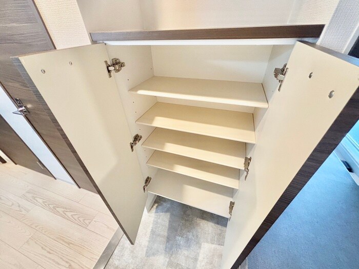 物件内観写真16　(靴箱)