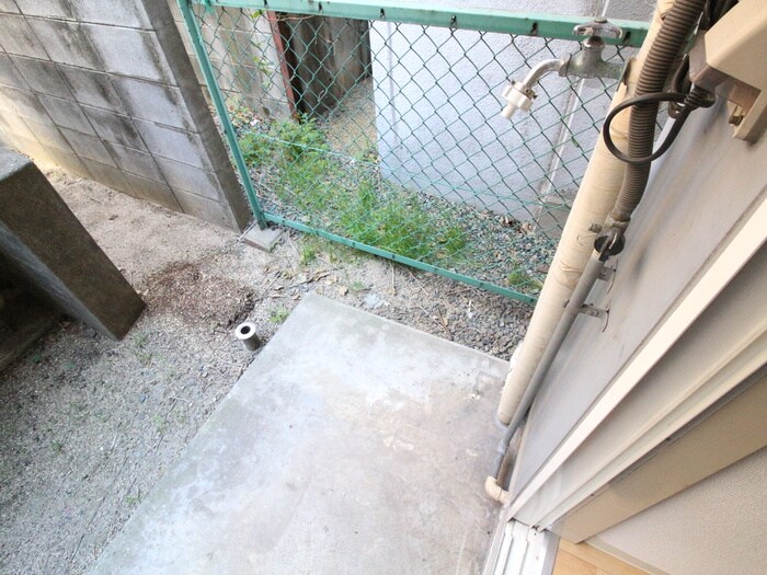 物件内観写真18　(洗濯機置場)