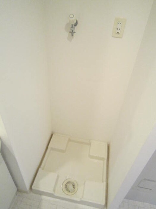 物件内観写真9　(洗濯機置場)