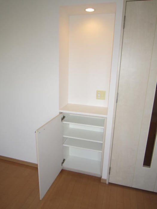 物件内観写真15　(収納)