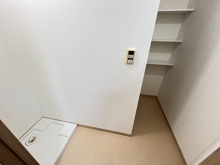 物件内観写真7　(洗濯機置場)