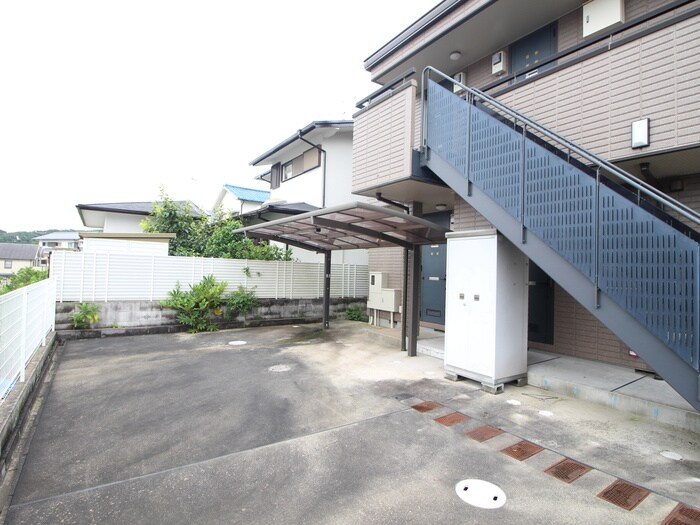 物件外観写真3　(駐輪場)