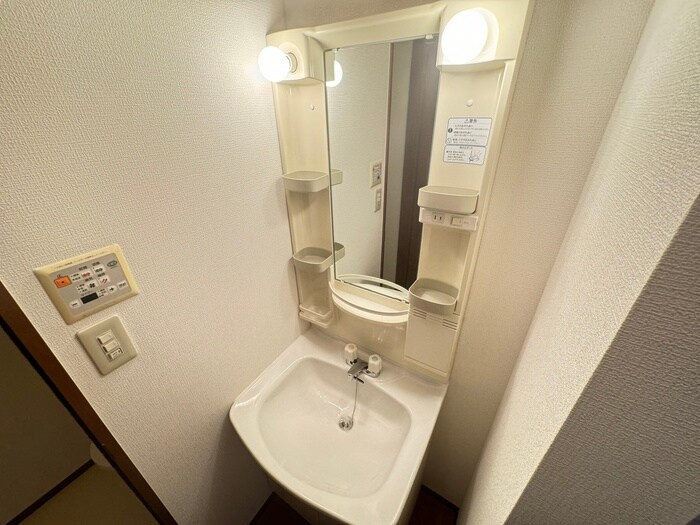 物件内観写真11　(洗面)