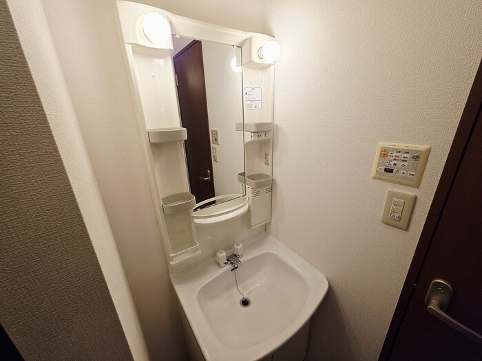 物件内観写真11　(洗面)