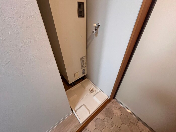 物件内観写真9　(洗濯機置場)