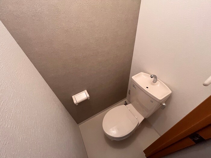 物件内観写真14　(トイレ)