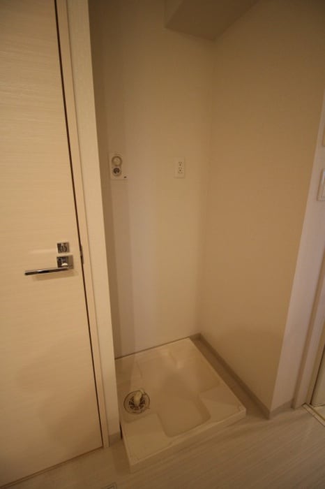 物件内観写真17　(洗濯機置場)