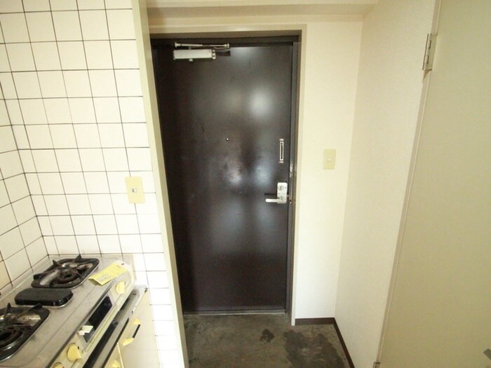 物件内観写真15　(玄関)