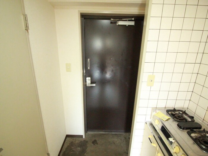 物件内観写真18　(玄関)