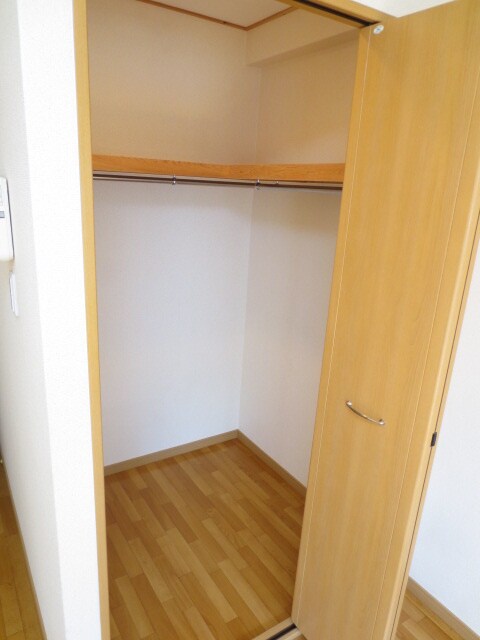 物件内観写真12　(収納)