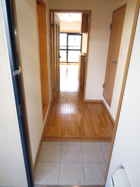 物件内観写真14　(玄関)