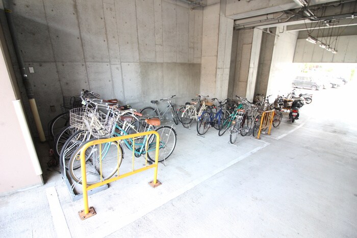 物件外観写真5　(駐輪場)