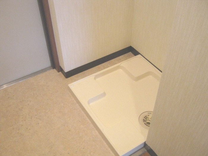 物件内観写真11　(洗濯機置場)