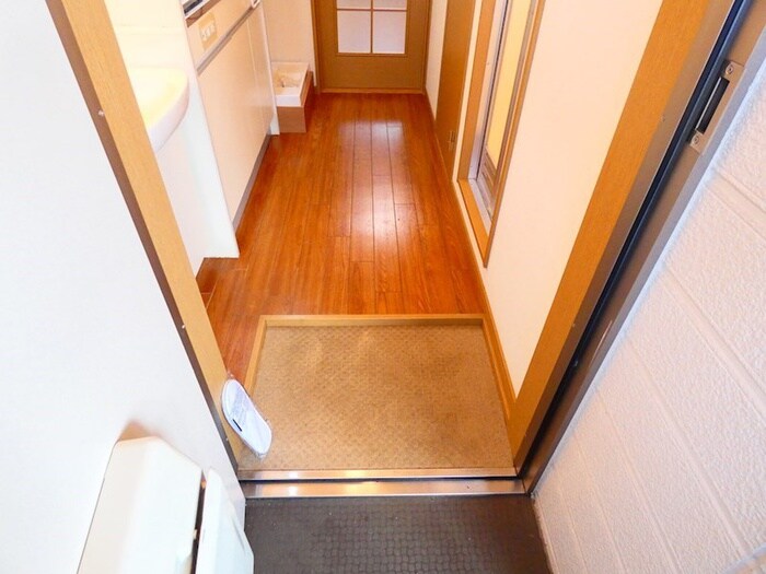 物件内観写真12　(玄関)