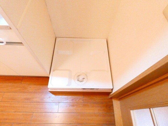 物件内観写真15　(洗濯機置場)