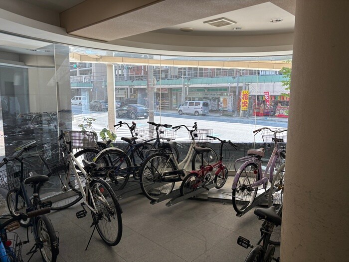 物件外観写真6　(駐輪場)