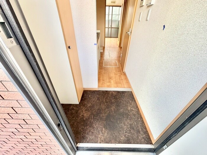 物件内観写真15　(玄関)