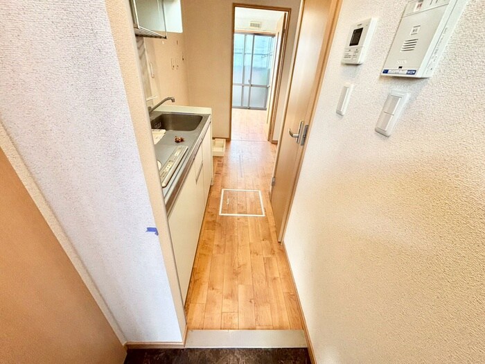 物件内観写真16　(廊下)