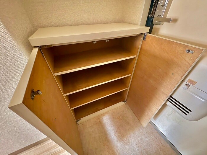 物件内観写真15　(靴箱)