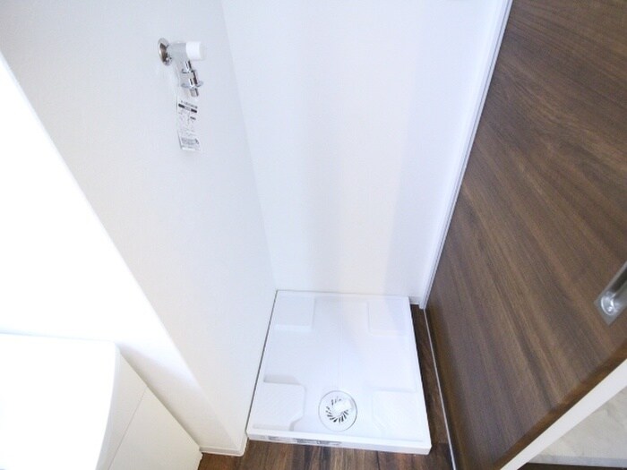 物件内観写真15　(洗濯機置場)