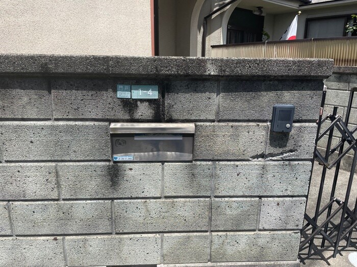 物件外観写真4　(エントランス部分)