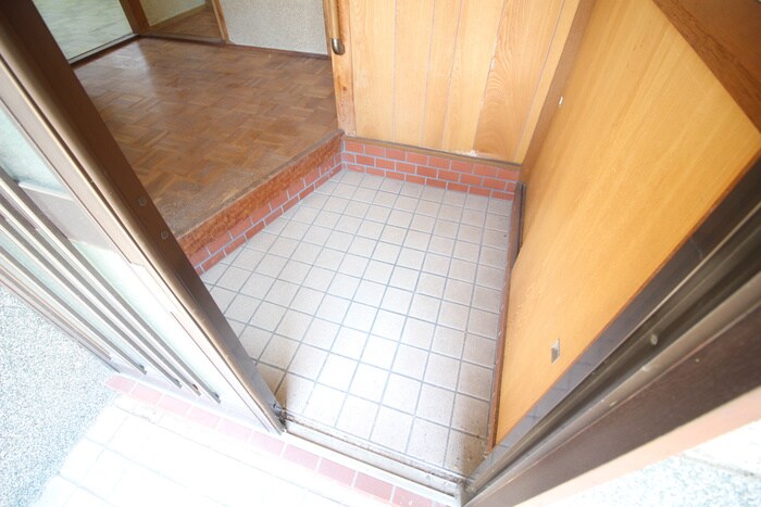 物件内観写真15　(玄関)