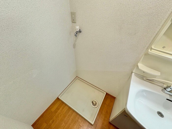 物件内観写真13　(洗濯機置場)