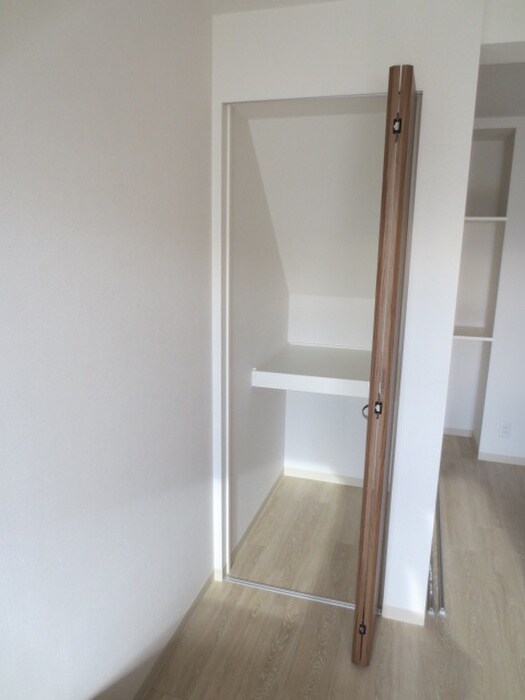 物件内観写真12　(収納)