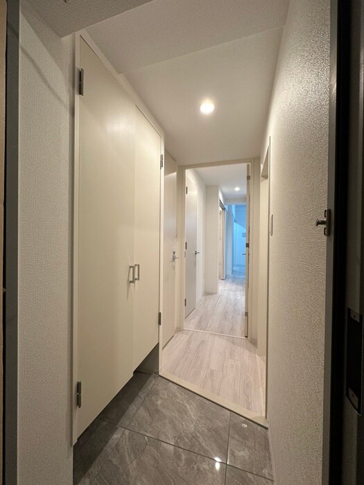 物件内観写真7　(玄関)