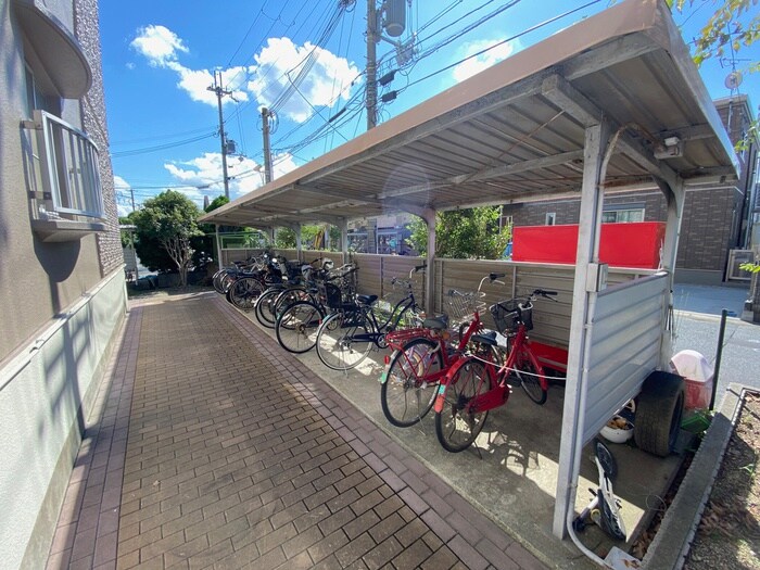 物件外観写真5　(駐輪場)
