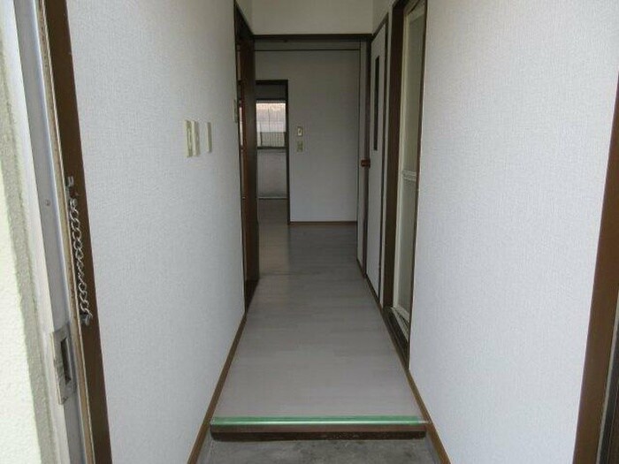 物件内観写真15　(玄関)