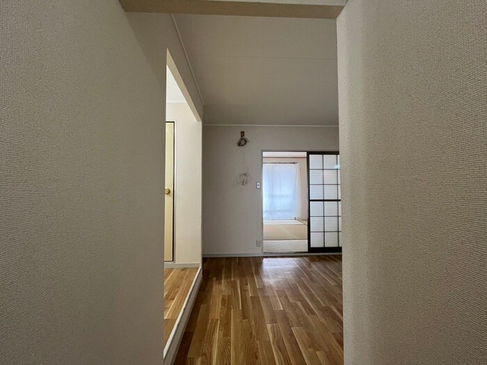物件内観写真17　(廊下)