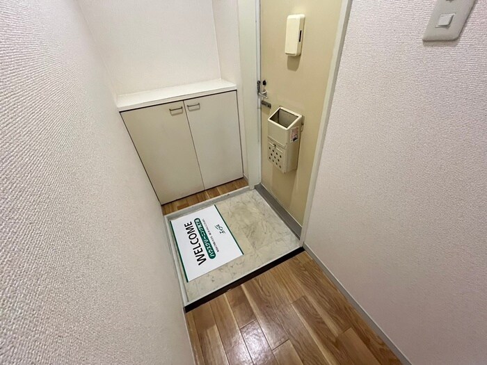 物件内観写真18　(玄関)