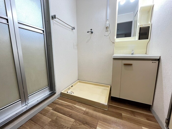 物件内観写真20　(洗濯機置場)