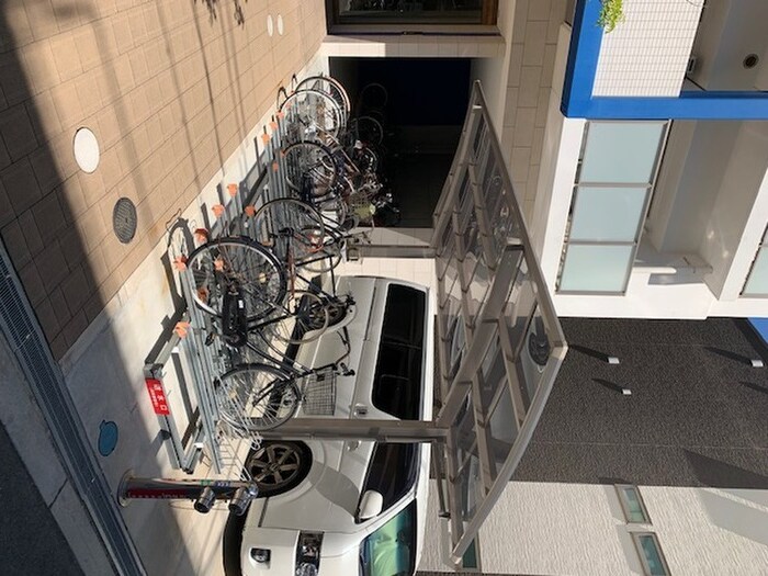 物件外観写真3　(駐輪場)