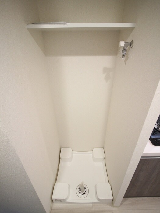 物件内観写真10　(洗濯機置場)