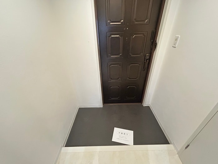 物件内観写真11　(玄関)