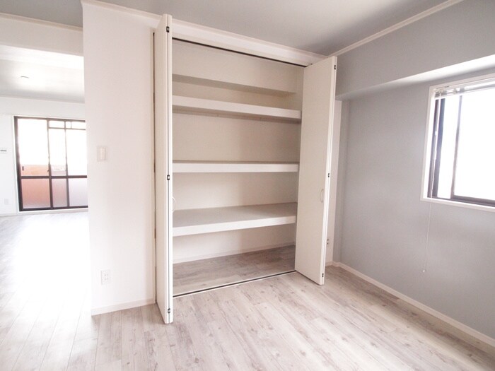 物件内観写真13　(収納)