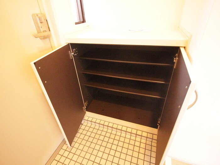 物件内観写真15　(靴箱)