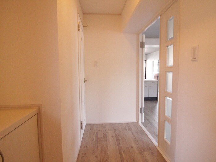 物件内観写真16　(廊下)